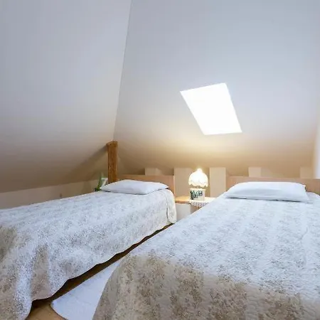 Old Town Port Apartments *